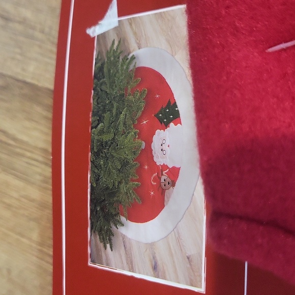 RED SHED Red White 48" Whimsical Santa Reindeer Felt & Faux Fur Tree Skirt - Picture 2 of 6